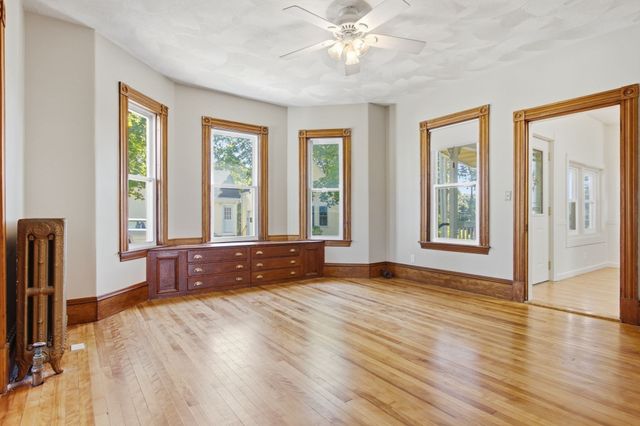 38 Highland St, Reading, MA 01867