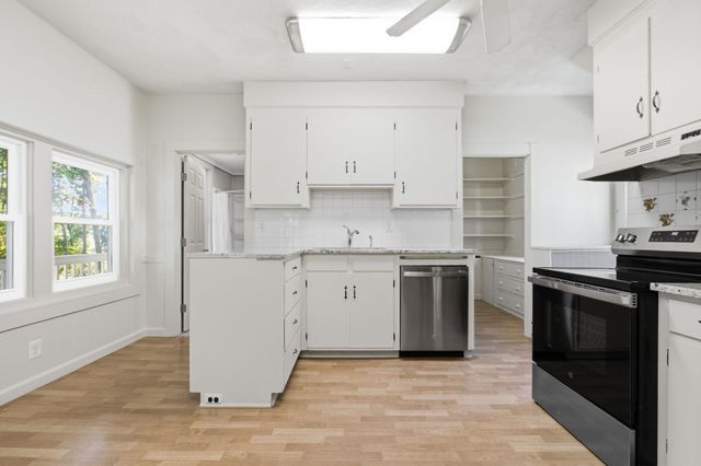 38 Highland St, Reading, MA 01867