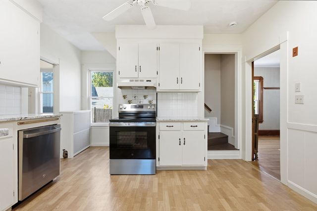 38 Highland St, Reading, MA 01867