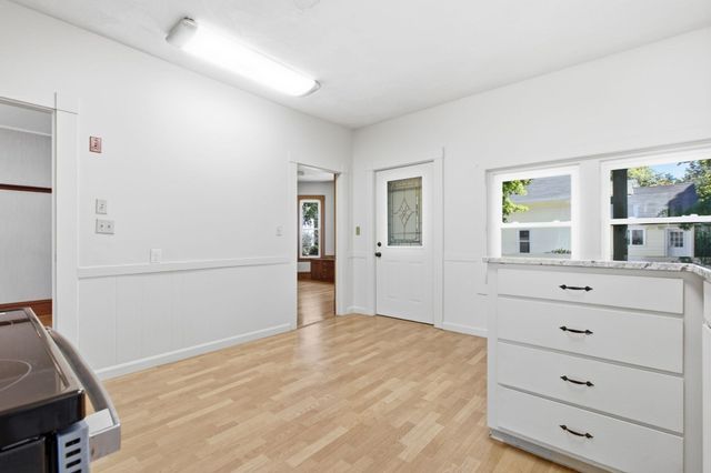 38 Highland St, Reading, MA 01867