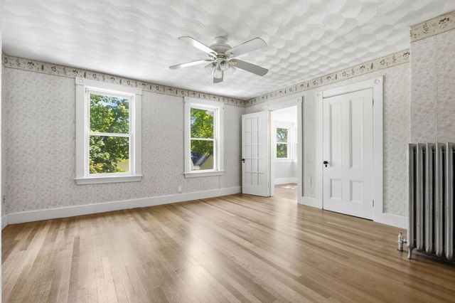 38 Highland St, Reading, MA 01867