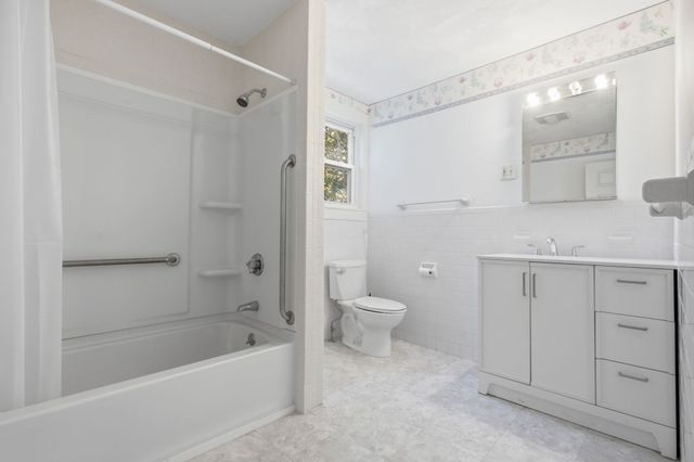 38 Highland St, Reading, MA 01867