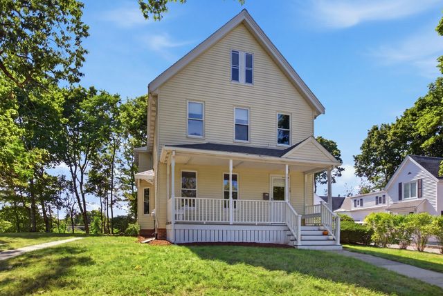 38 Highland St, Reading, MA 01867