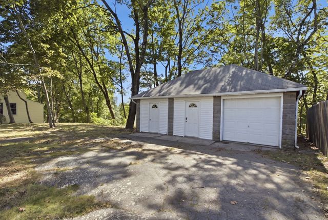 38 Highland St, Reading, MA 01867