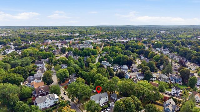 38 Highland St, Reading, MA 01867