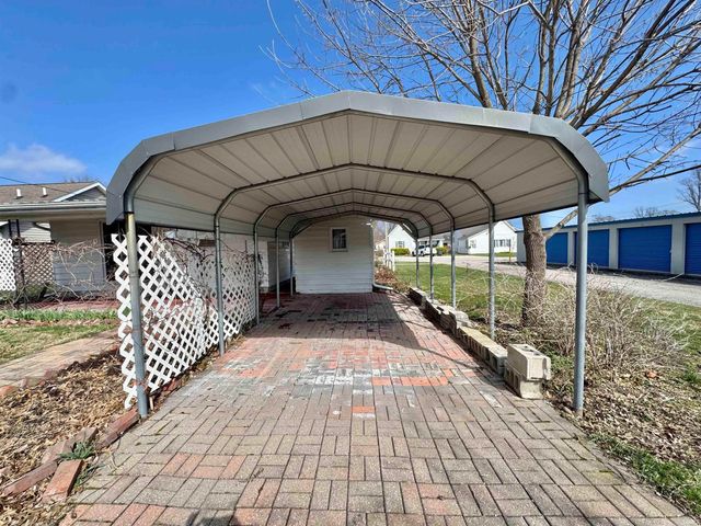 349 NW I Street, Linton, IN 47441