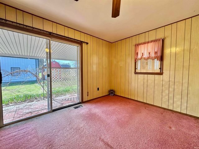 349 NW I Street, Linton, IN 47441