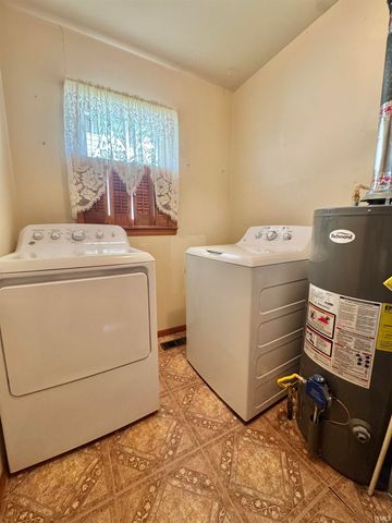 349 NW I Street, Linton, IN 47441