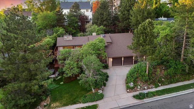 905 OAKRIDGE DR, Farmington, UT 84025