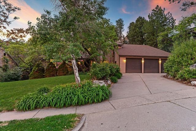 905 OAKRIDGE DR, Farmington, UT 84025