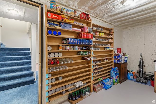 905 OAKRIDGE DR, Farmington, UT 84025