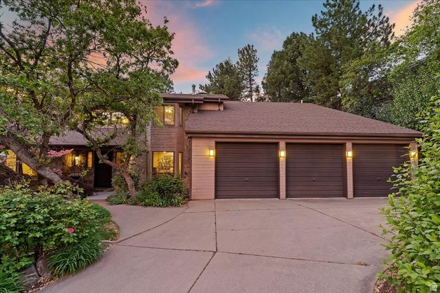 905 OAKRIDGE DR, Farmington, UT 84025