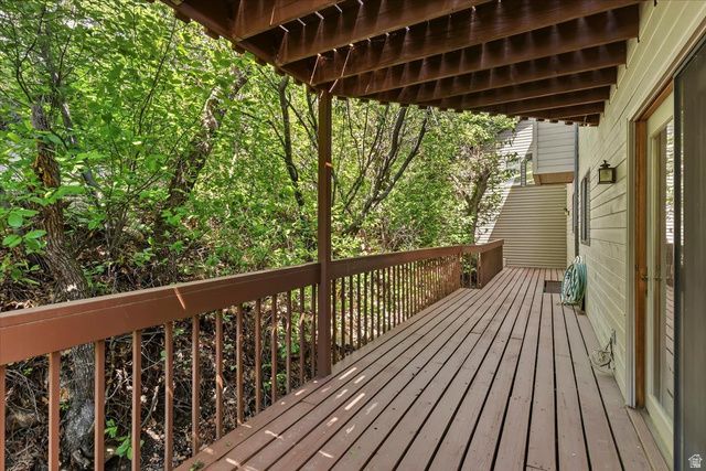 905 OAKRIDGE DR, Farmington, UT 84025