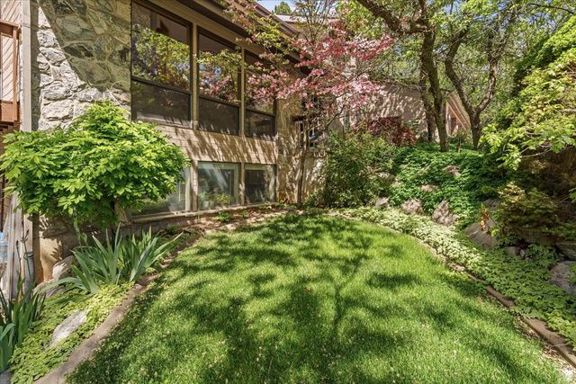 905 OAKRIDGE DR, Farmington, UT 84025