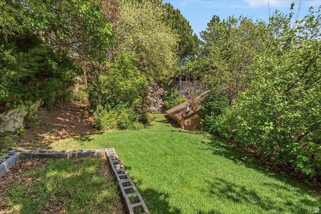905 OAKRIDGE DR, Farmington, UT 84025