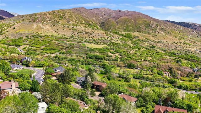 905 OAKRIDGE DR, Farmington, UT 84025
