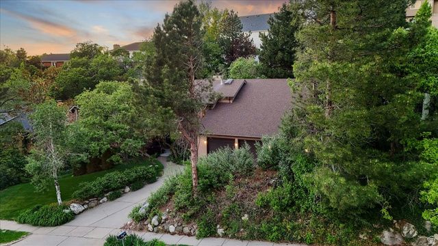 905 OAKRIDGE DR, Farmington, UT 84025