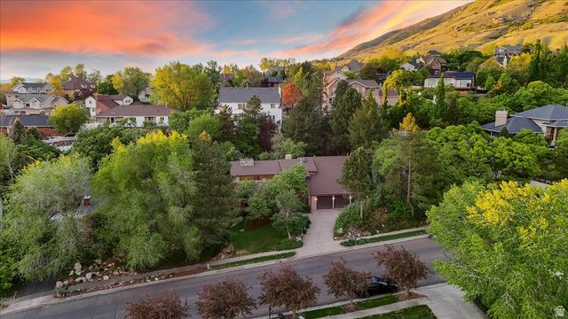 905 OAKRIDGE DR, Farmington, UT 84025
