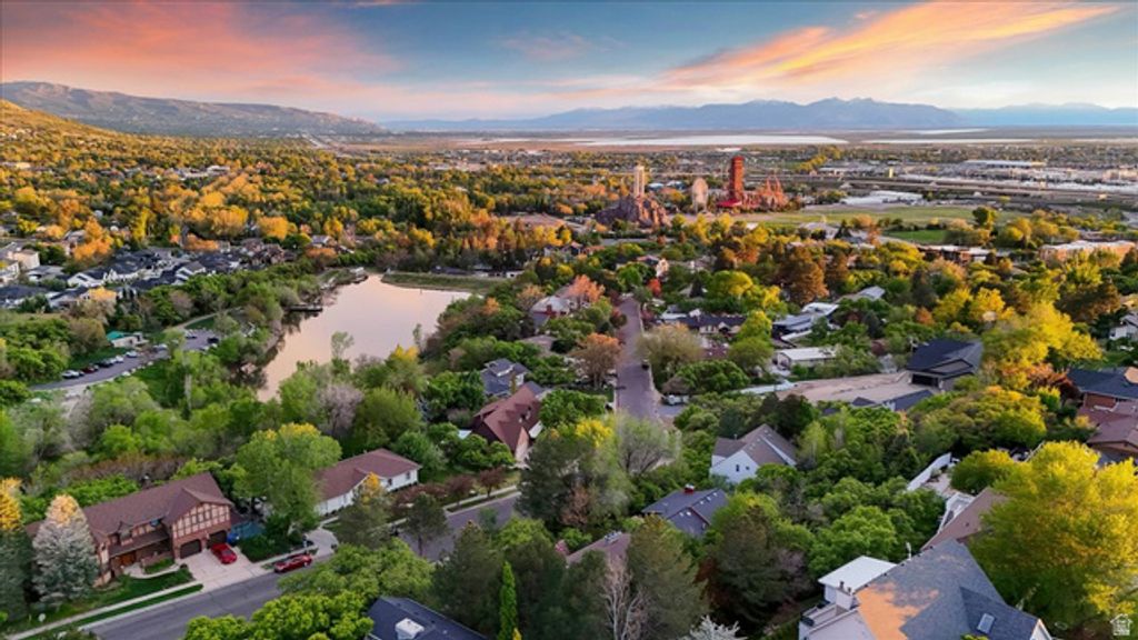 905 OAKRIDGE DR, Farmington, UT 84025