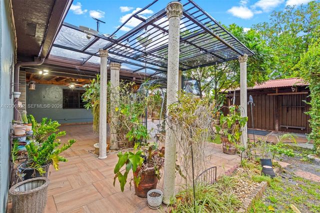 766 W 36th St, Hialeah, FL 33012