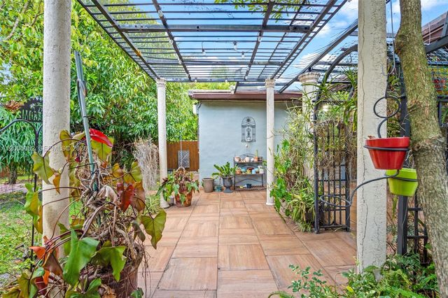 766 W 36th St, Hialeah, FL 33012