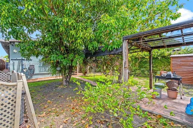 766 W 36th St, Hialeah, FL 33012