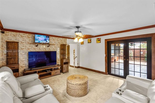 766 W 36th St, Hialeah, FL 33012