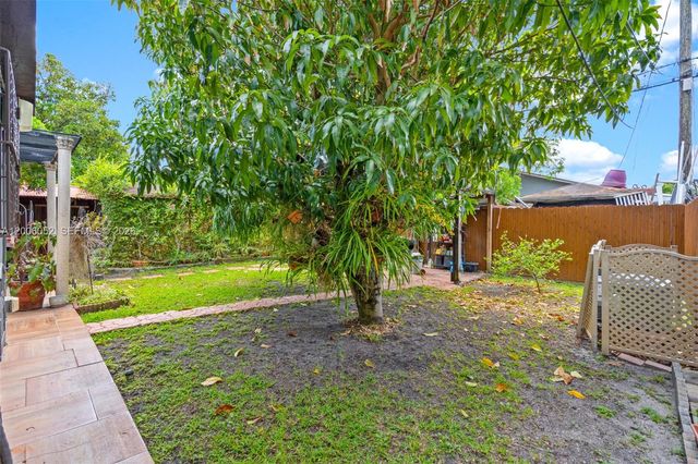 766 W 36th St, Hialeah, FL 33012