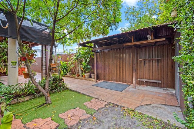 766 W 36th St, Hialeah, FL 33012