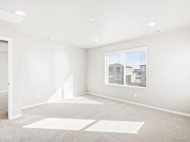 4674 Sugarcane St, Johnstown, CO 80534