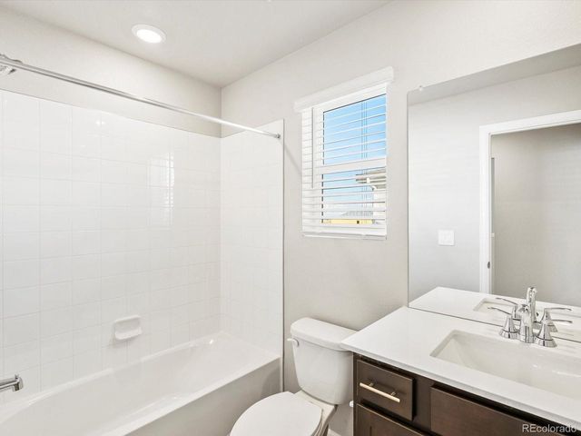 4674 Sugarcane St, Johnstown, CO 80534