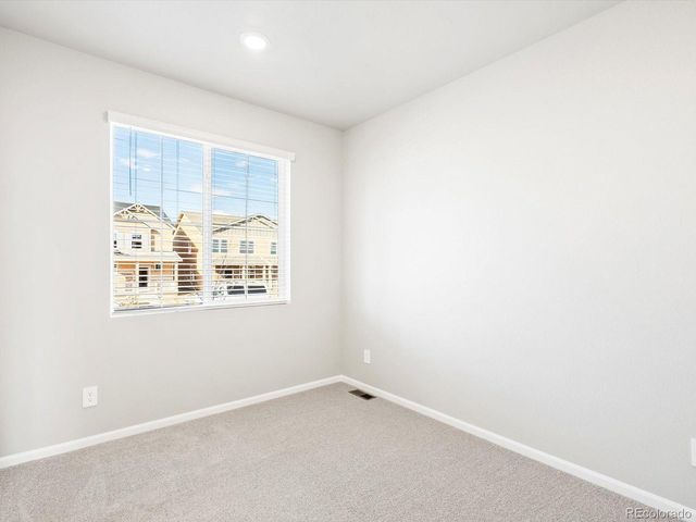 4674 Sugarcane St, Johnstown, CO 80534