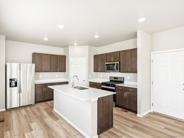 4674 Sugarcane St, Johnstown, CO 80534