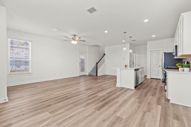 108 Hartson DR, Taylor, TX 76574