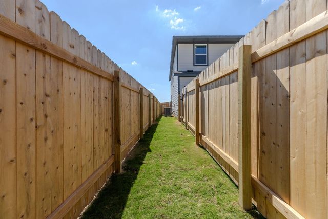 108 Hartson DR, Taylor, TX 76574