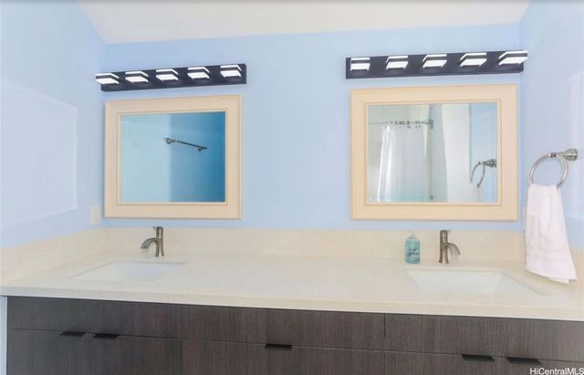 14 Hakumele Place, Honolulu, HI 96817