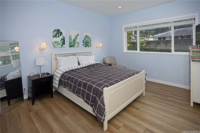 14 Hakumele Place, Honolulu, HI 96817