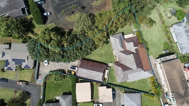 14 Hakumele Place, Honolulu, HI 96817