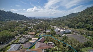 14 Hakumele Place, Honolulu, HI 96817