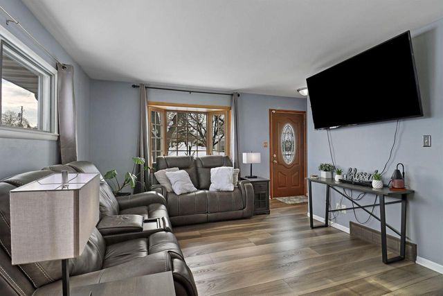 N84W15170 Knoll TERRACE, Menomonee Falls, WI 53051