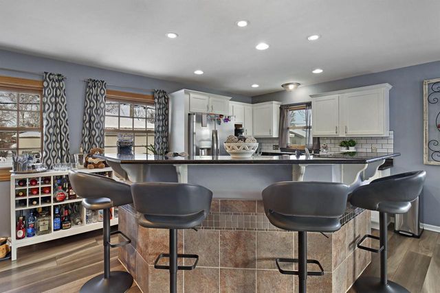 N84W15170 Knoll TERRACE, Menomonee Falls, WI 53051