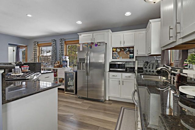 N84W15170 Knoll TERRACE, Menomonee Falls, WI 53051