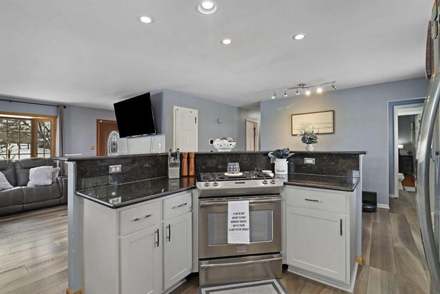 N84W15170 Knoll TERRACE, Menomonee Falls, WI 53051