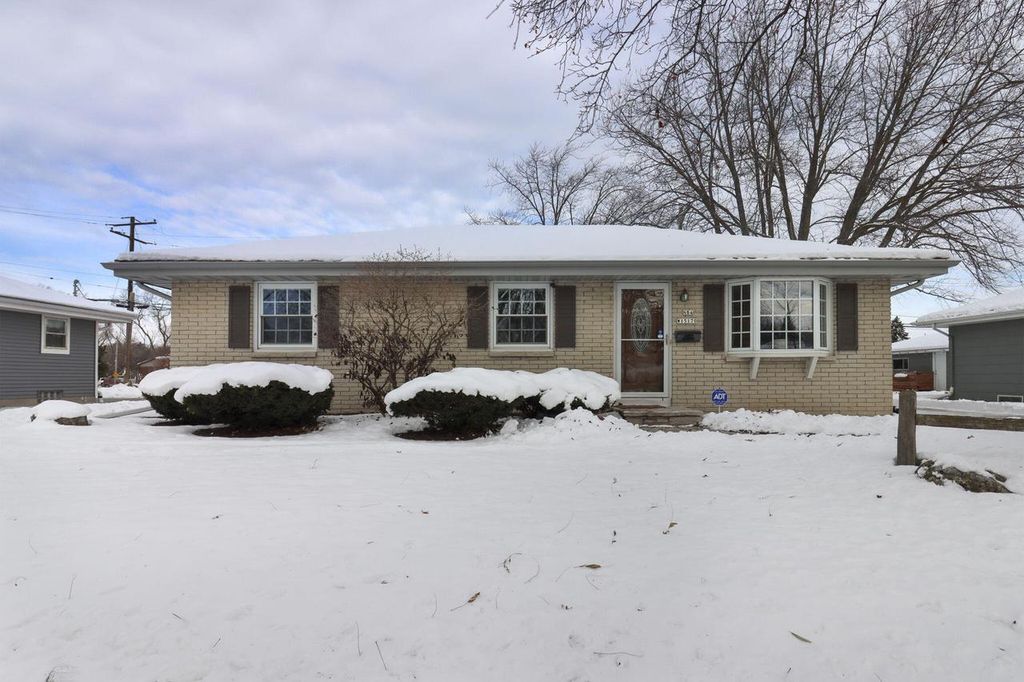 N84W15170 Knoll TERRACE, Menomonee Falls, WI 53051