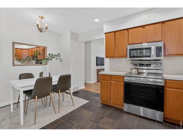 1089 S Coffman St, Longmont, CO 80501