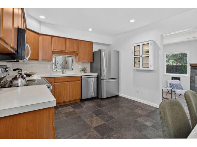 1089 S Coffman St, Longmont, CO 80501