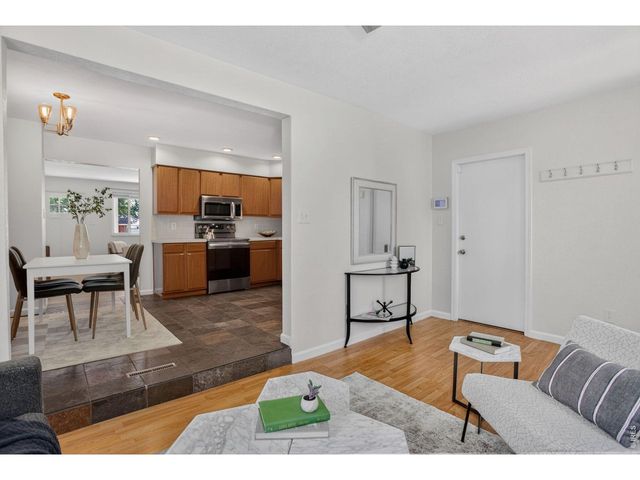 1089 S Coffman St, Longmont, CO 80501