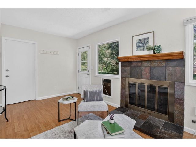 1089 S Coffman St, Longmont, CO 80501