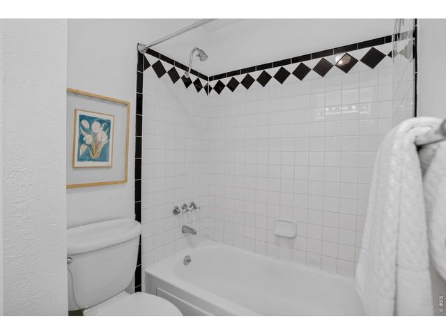 1089 S Coffman St, Longmont, CO 80501