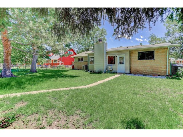 1089 S Coffman St, Longmont, CO 80501